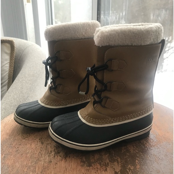 Sorel winter boots, US size 4. - Picture 1 of 5